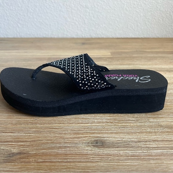 Skechers Women’s Yoga Foam Sparkle Thong Sandals Size 8 Comfort Flip Flops - Picture 4 of 11
